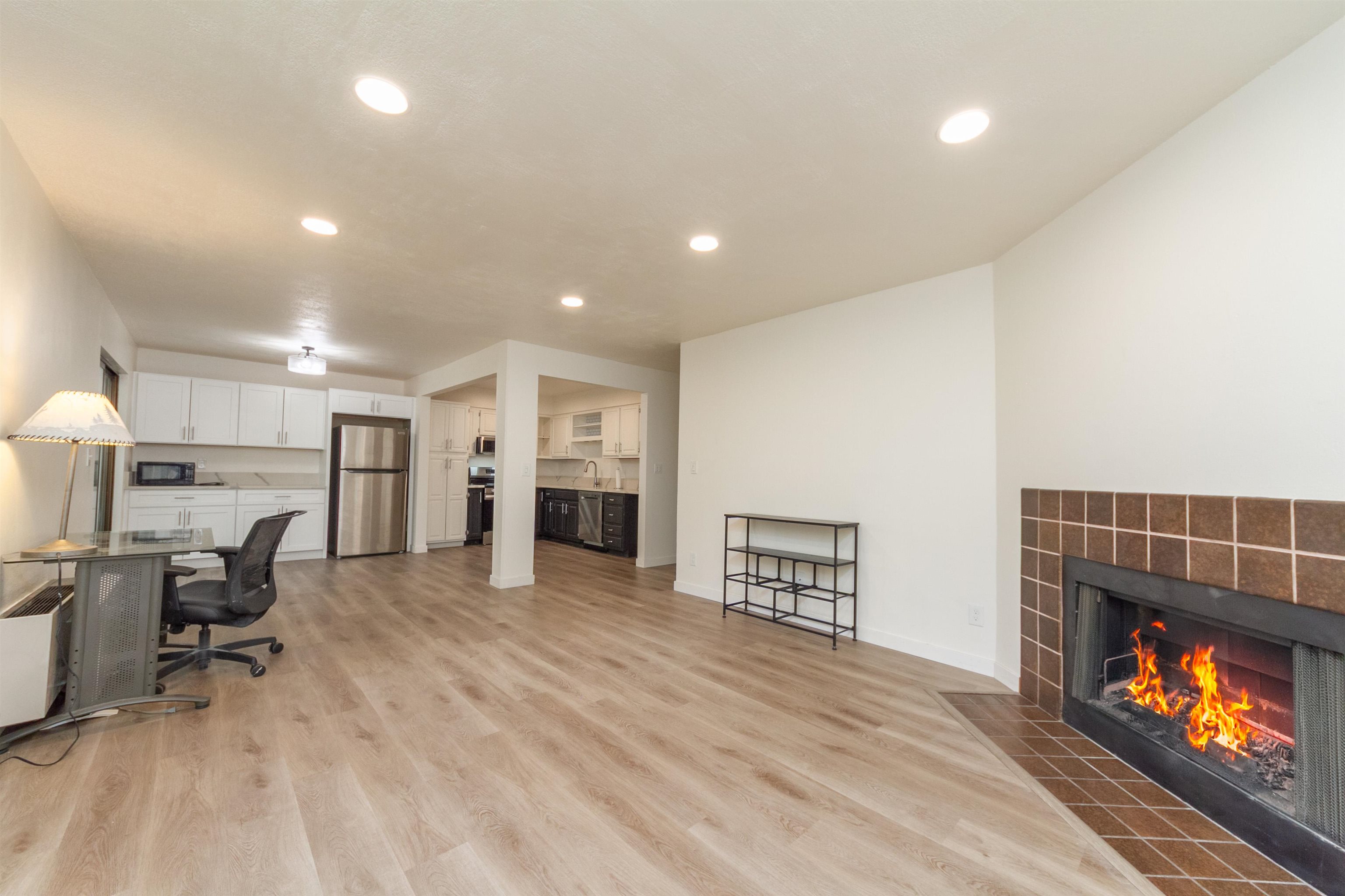 707 W 6th Ave - Photo 4