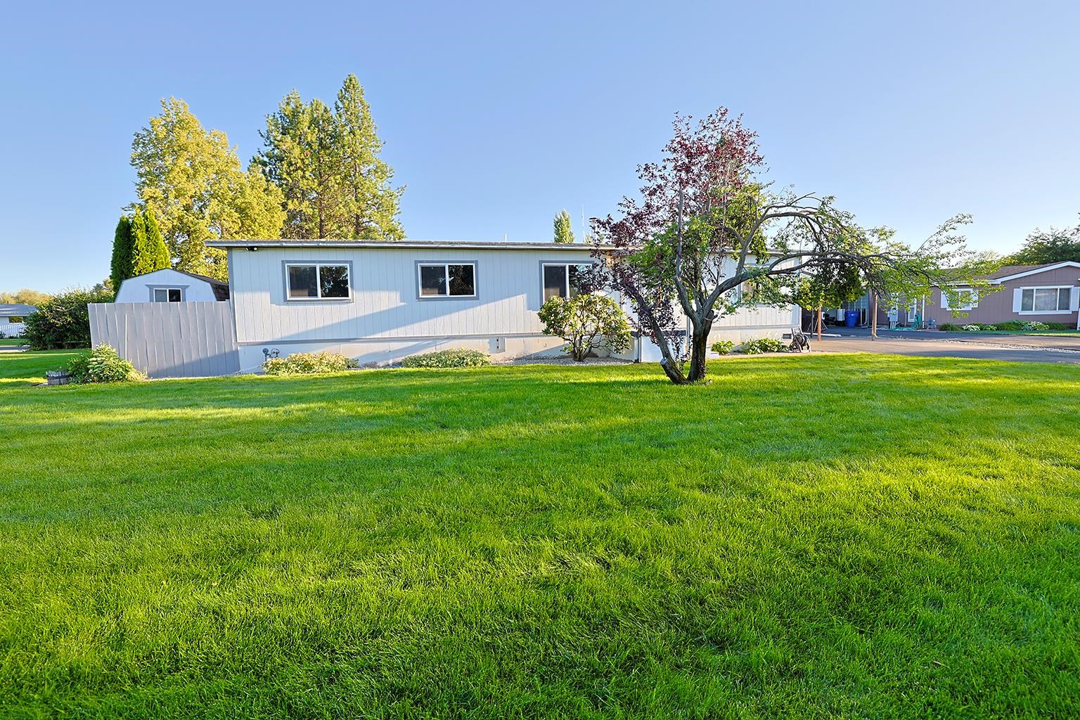 12117 N Sheridan St - Photo 2