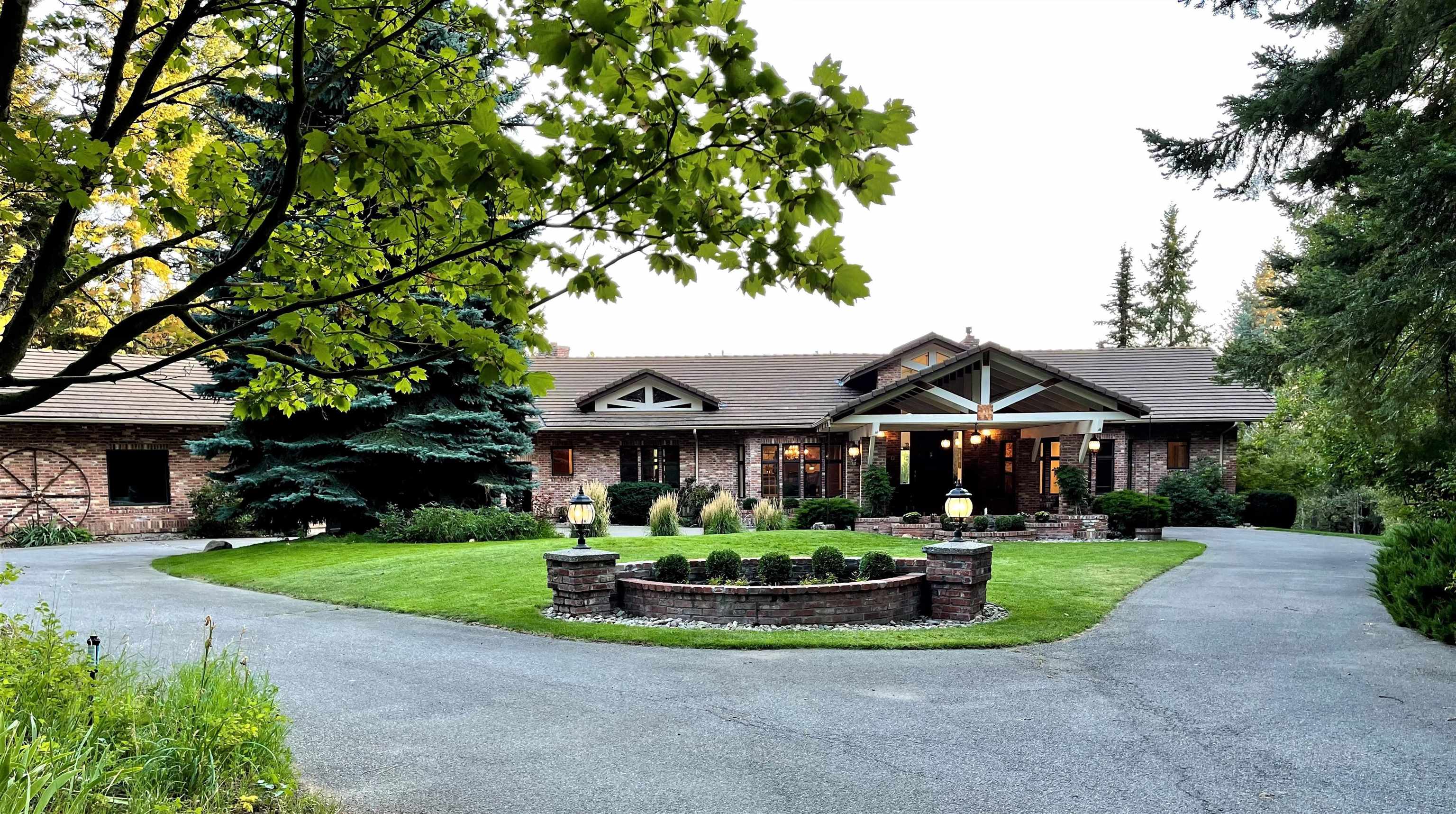 1144 Jermain Rd - Photo 2