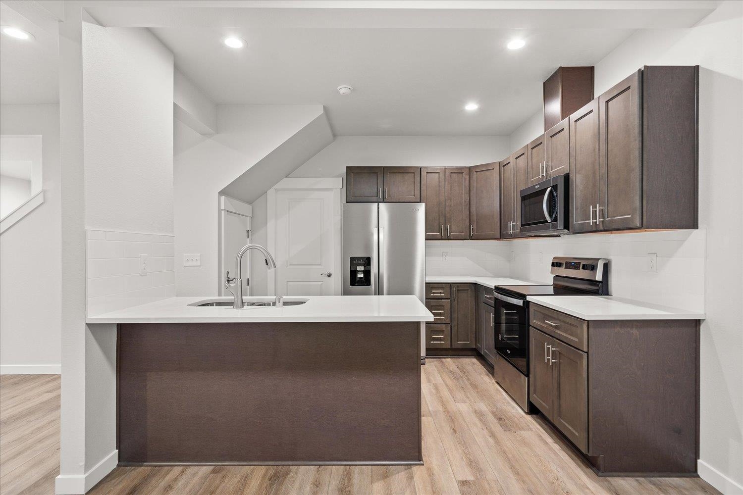 910 2nd St - Photo 6