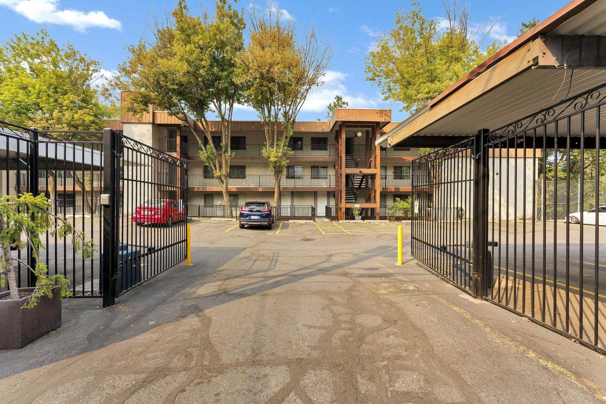 1111 W 6th Ave - Photo 1