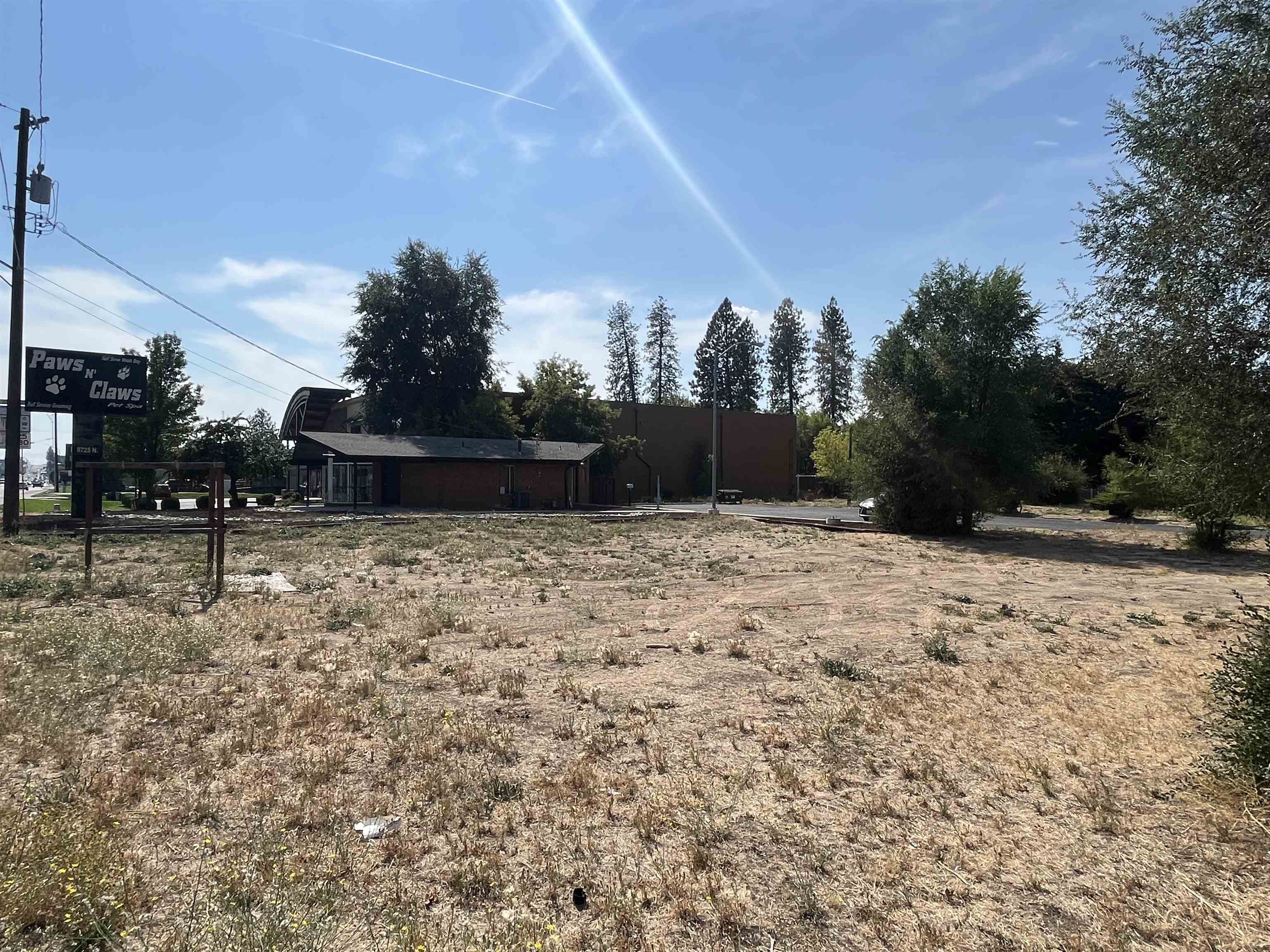 9725 N Division St - Photo 18