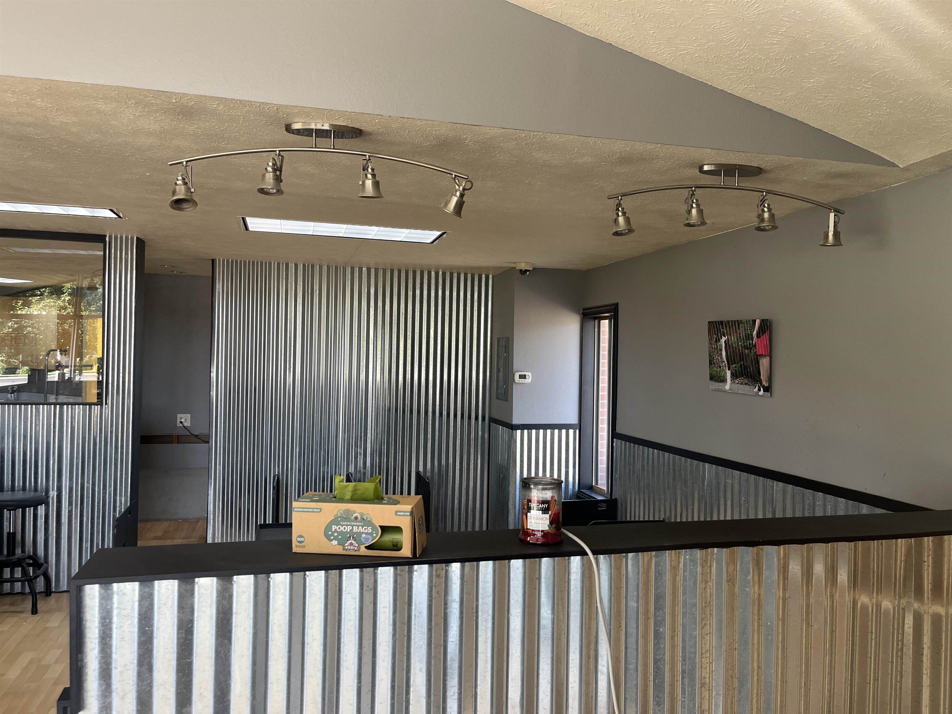 9725 N Division St - Photo 3