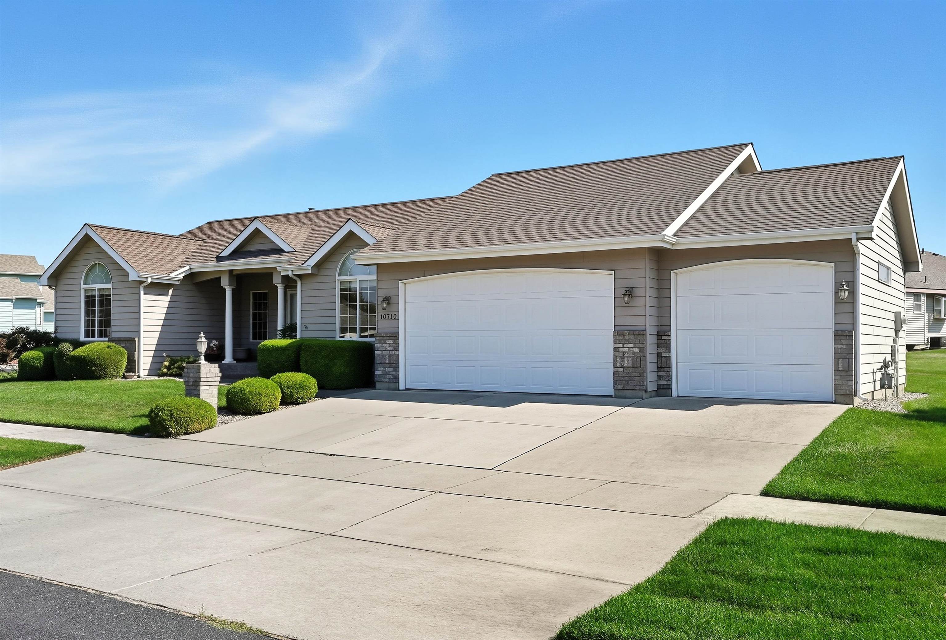 10710 N Clallam Ct - Photo 2