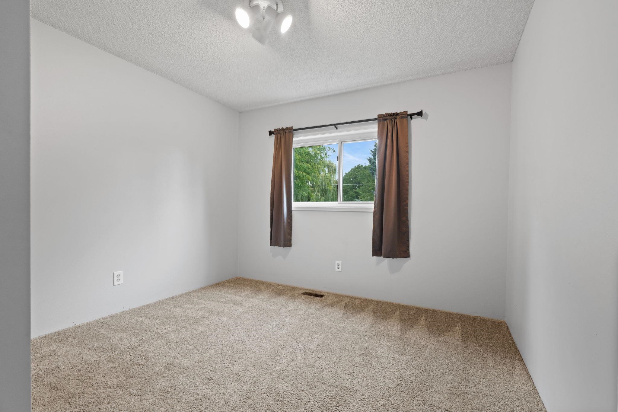 5605 N Drury Rd - Photo 35