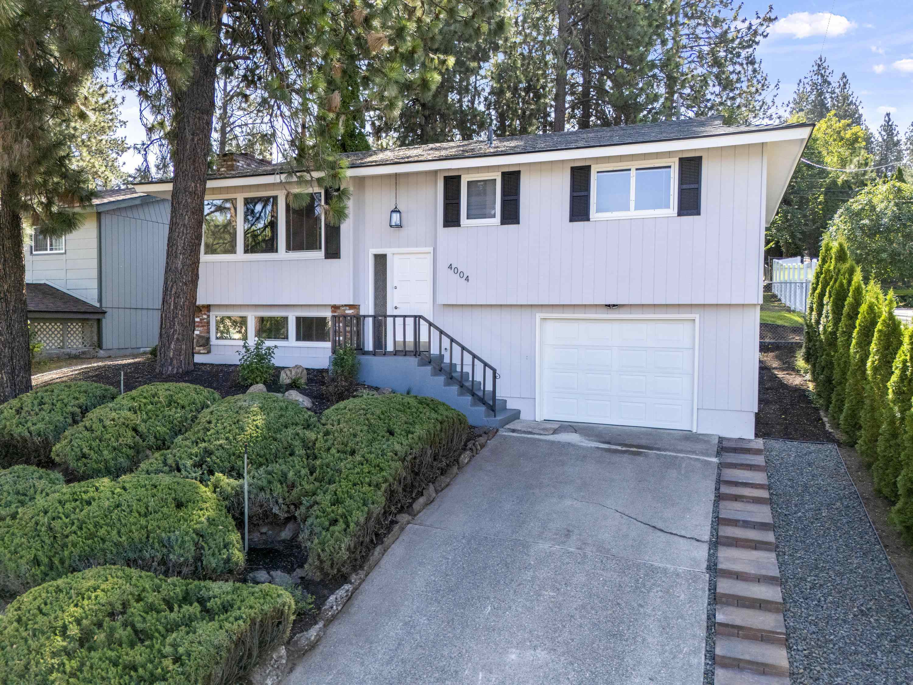 4004 E 15 Ave - Photo 1