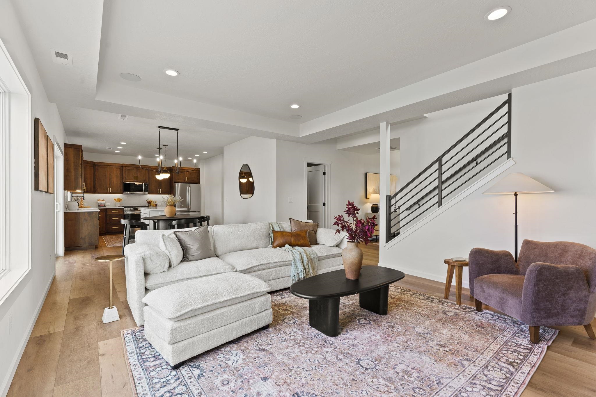1608 N Garvin Ct - Photo 2