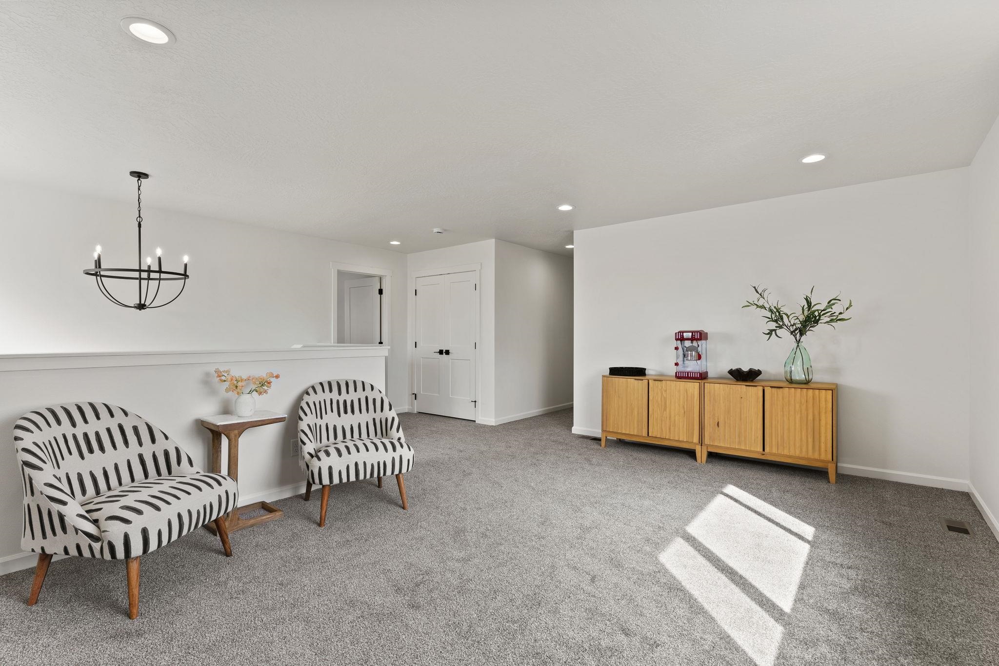 1608 N Garvin Ct - Photo 6