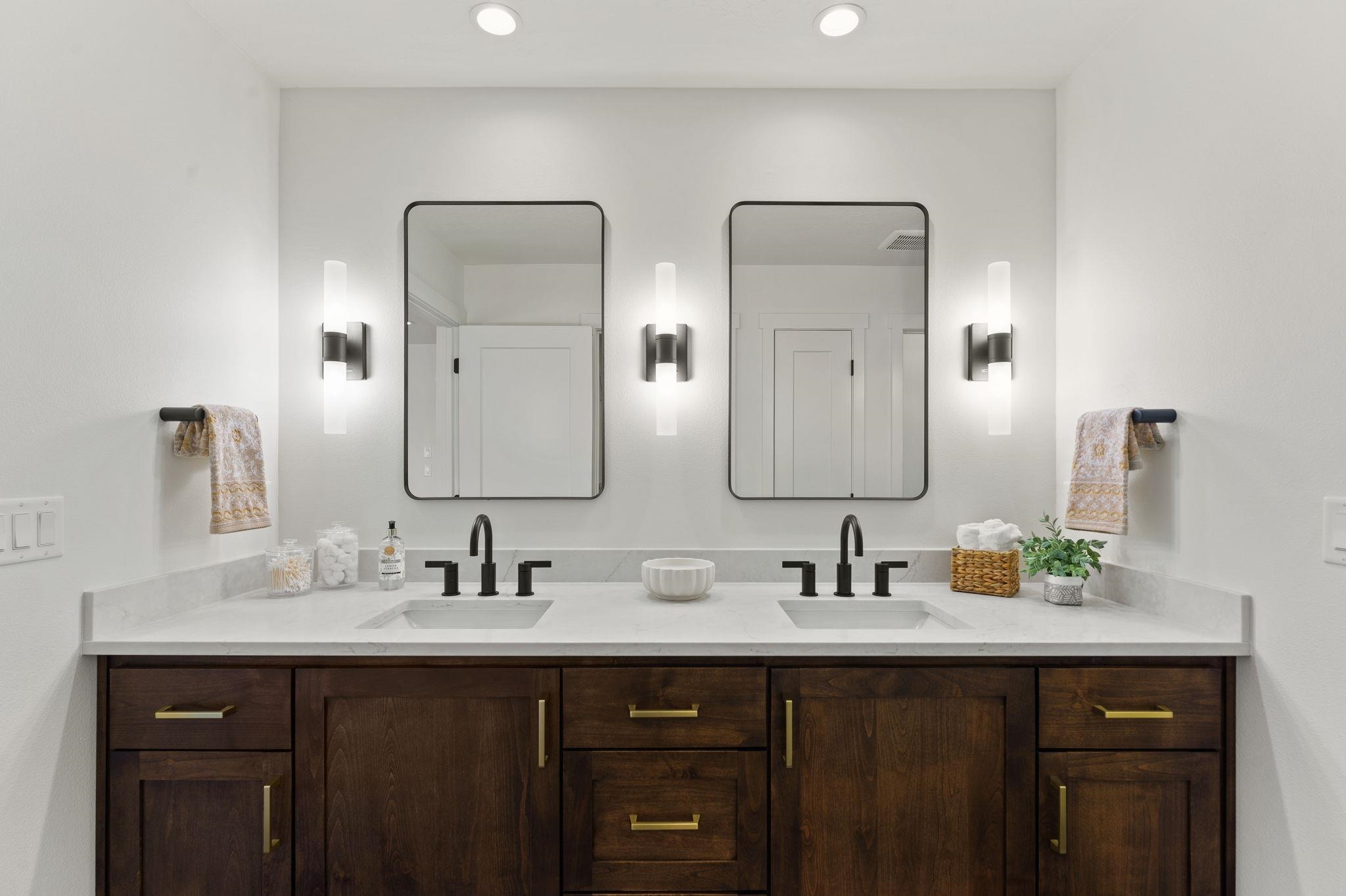 1608 N Garvin Ct - Photo 8