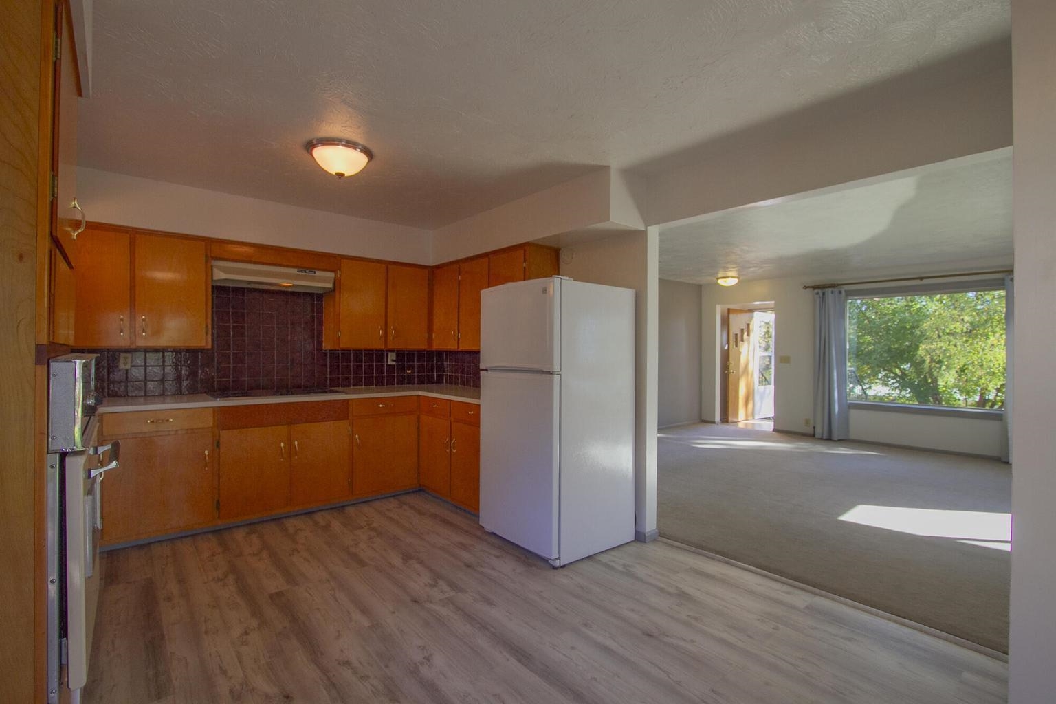 159 E 10th Ave - Photo 15