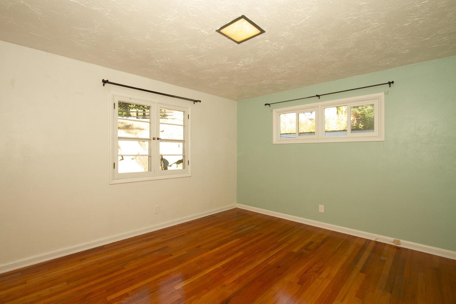 159 E 10th Ave - Photo 17