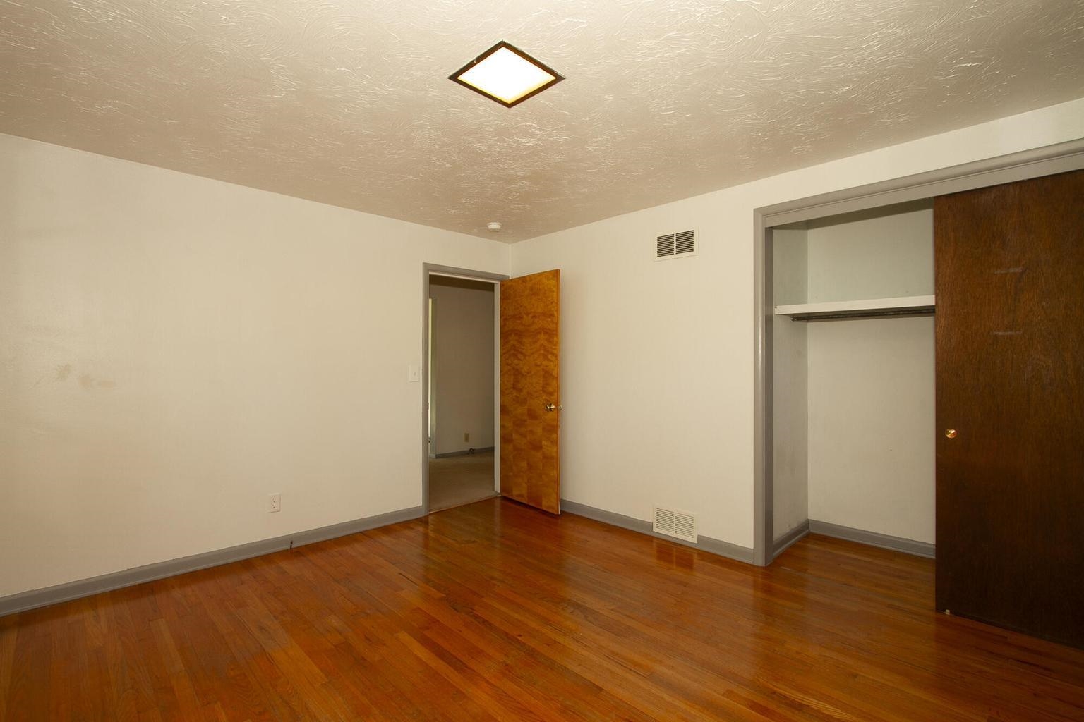 159 E 10th Ave - Photo 20