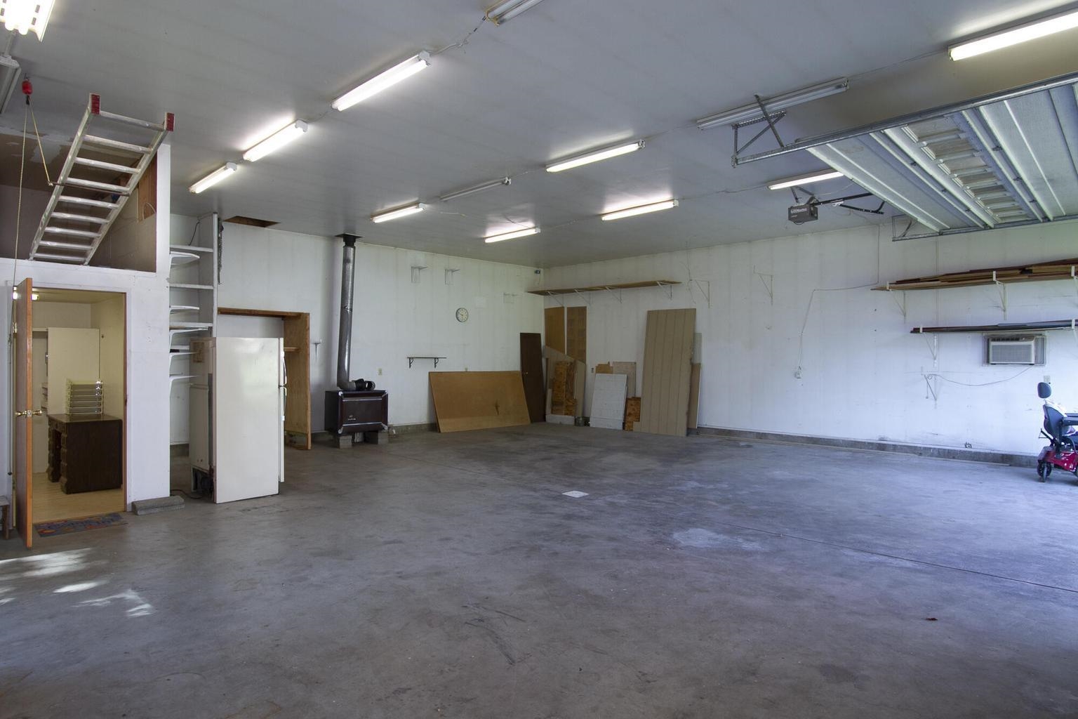 159 E 10th Ave - Photo 32
