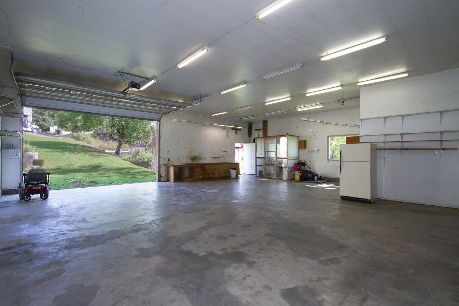 159 E 10th Ave - Photo 35