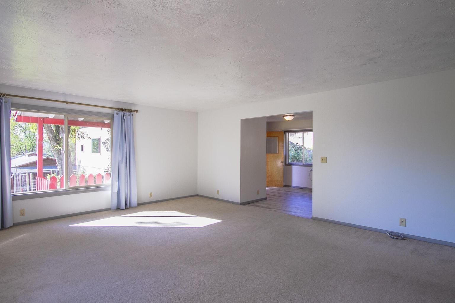 159 E 10th Ave - Photo 7