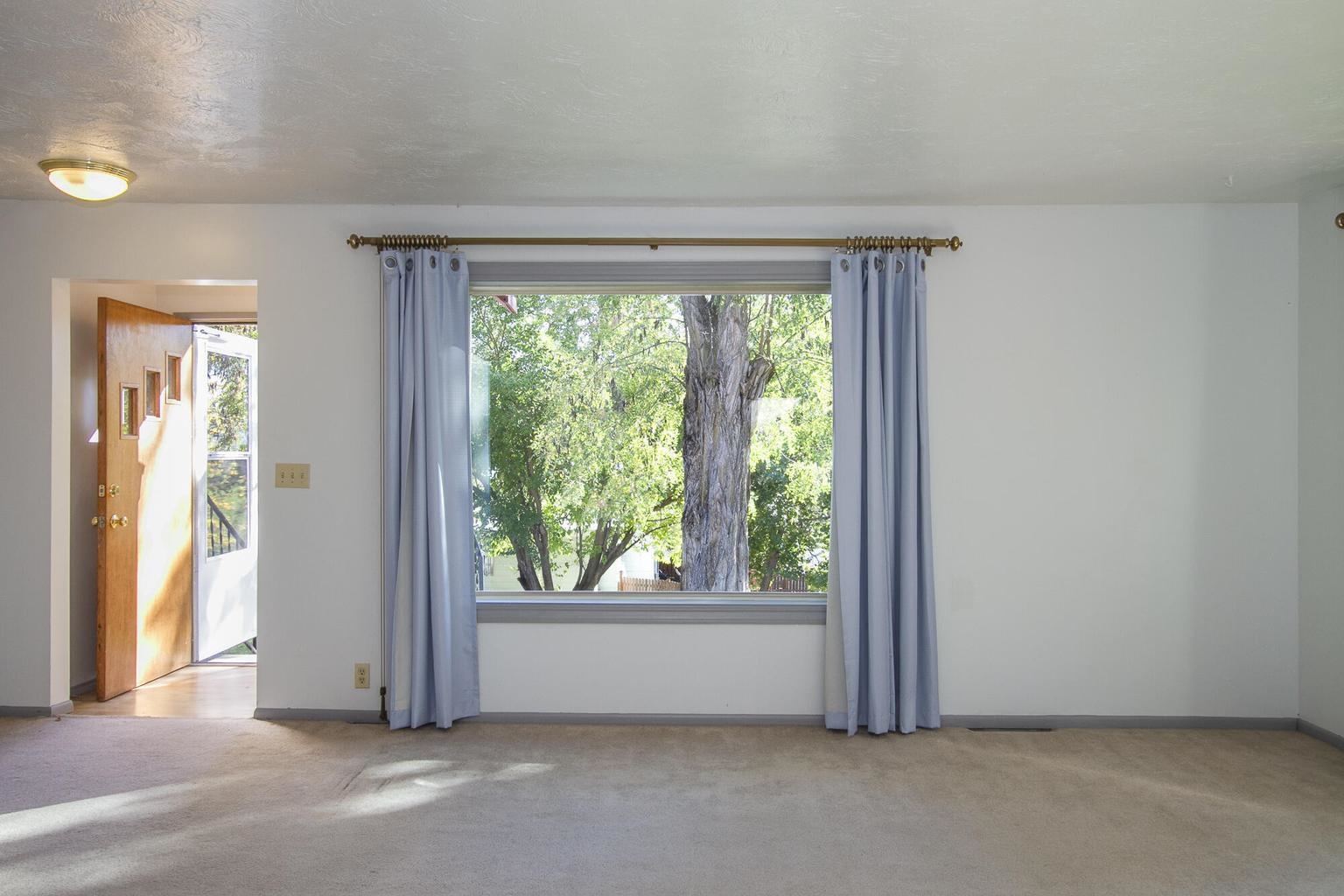 159 E 10th Ave - Photo 9