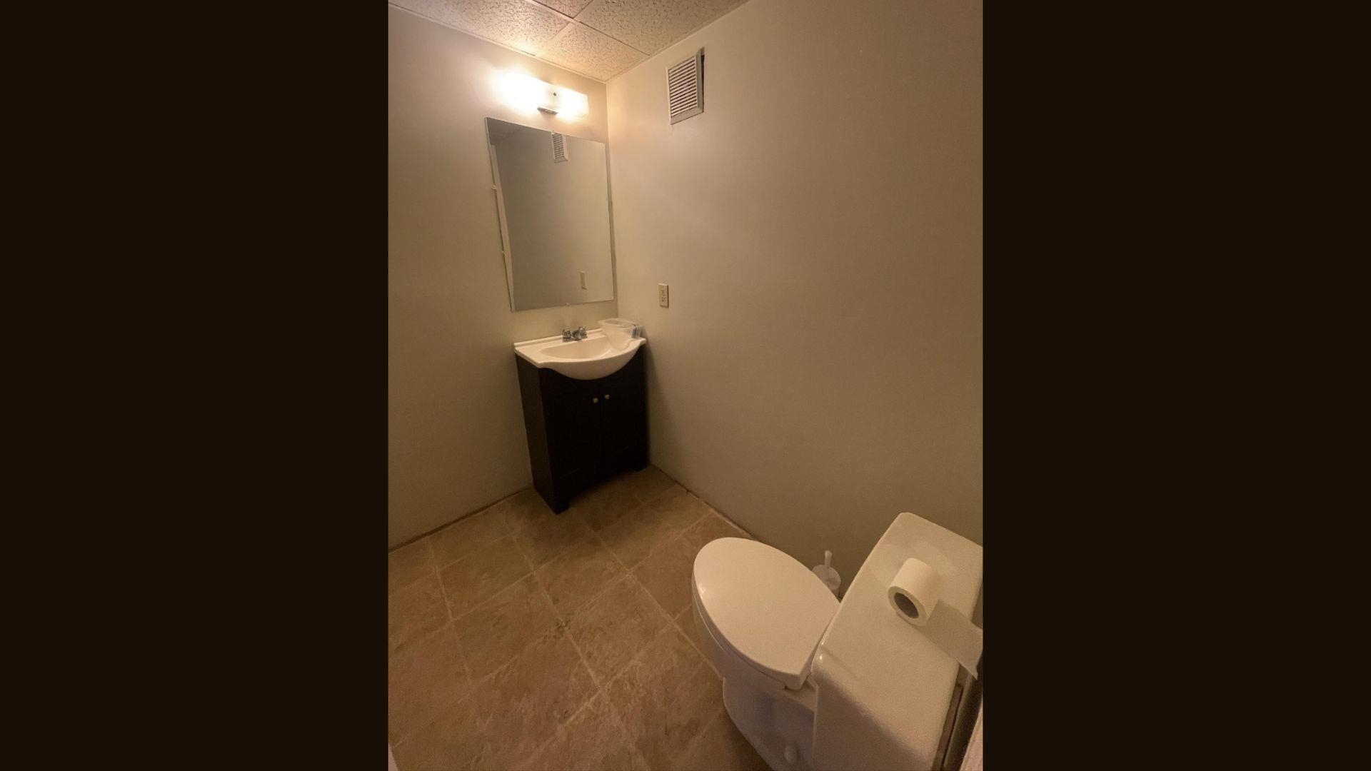 209 E Sprague Ave - Photo 2