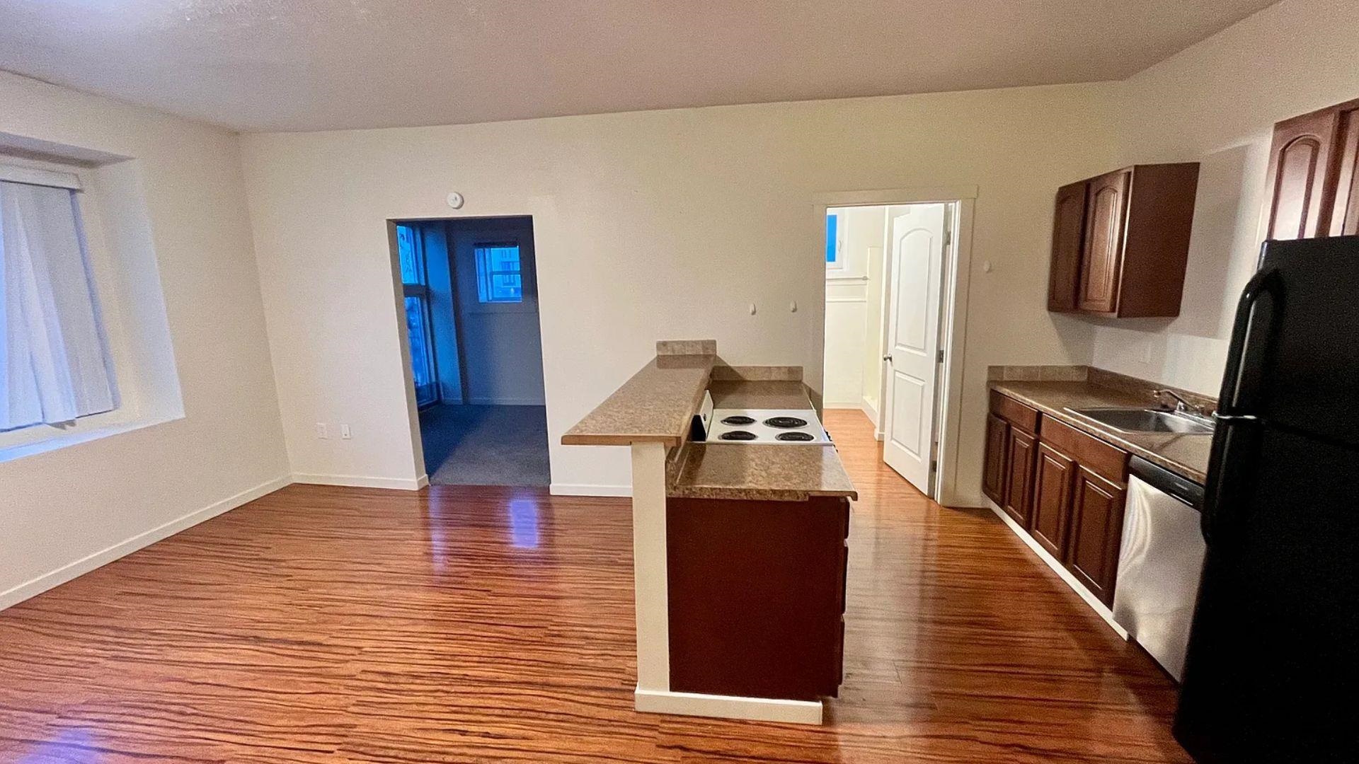 209 E Sprague Ave - Photo 4