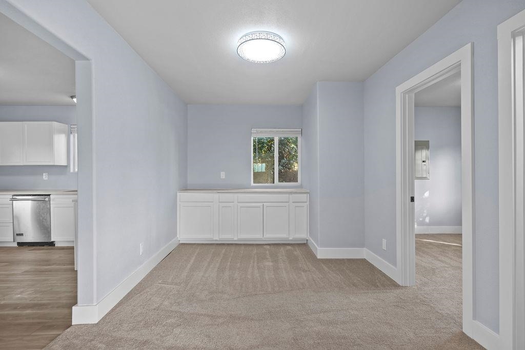 231 W Poplar St - Photo 13