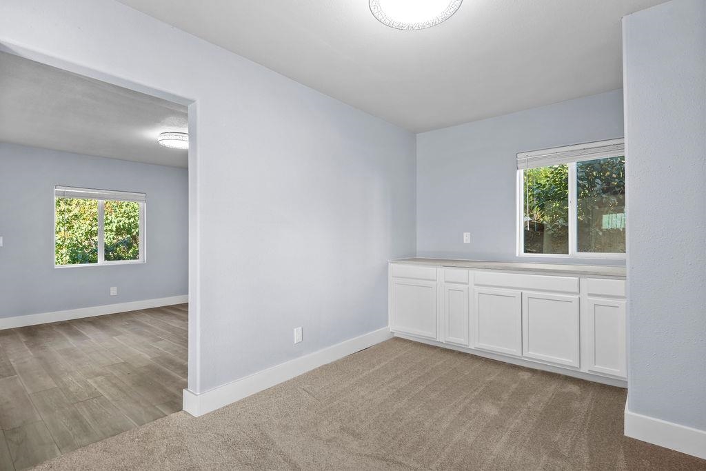 231 W Poplar St - Photo 14