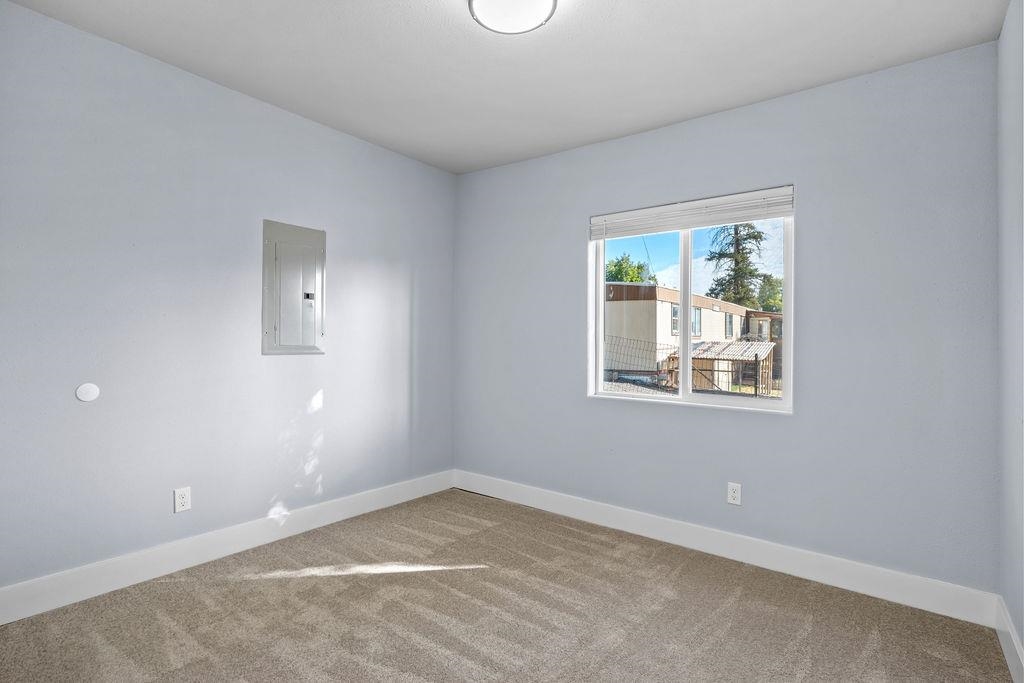 231 W Poplar St - Photo 19