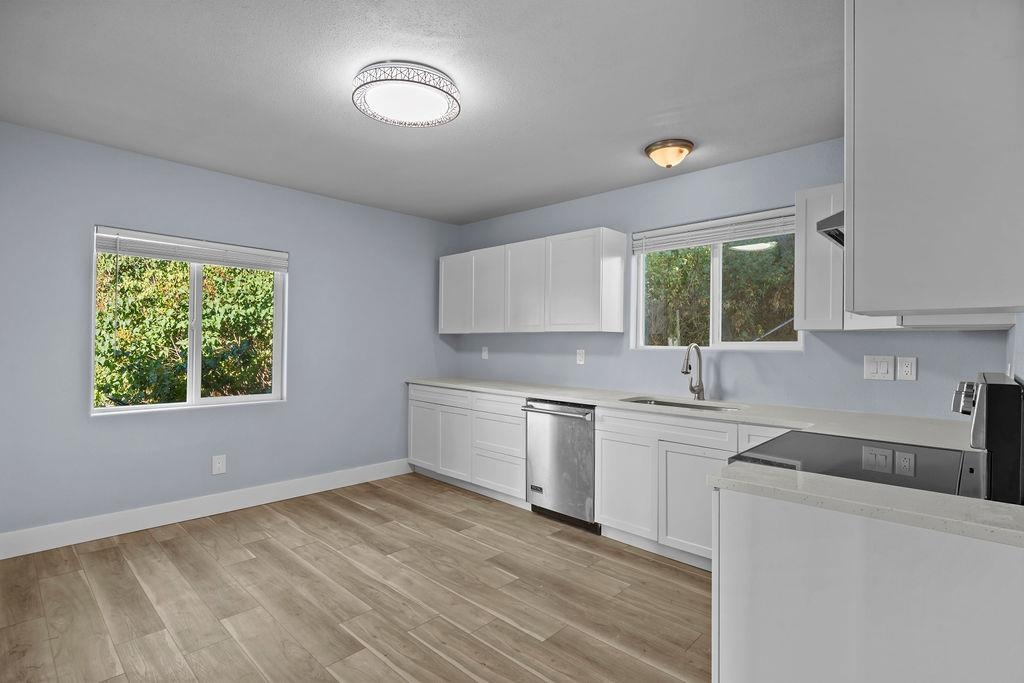 231 W Poplar St - Photo 9
