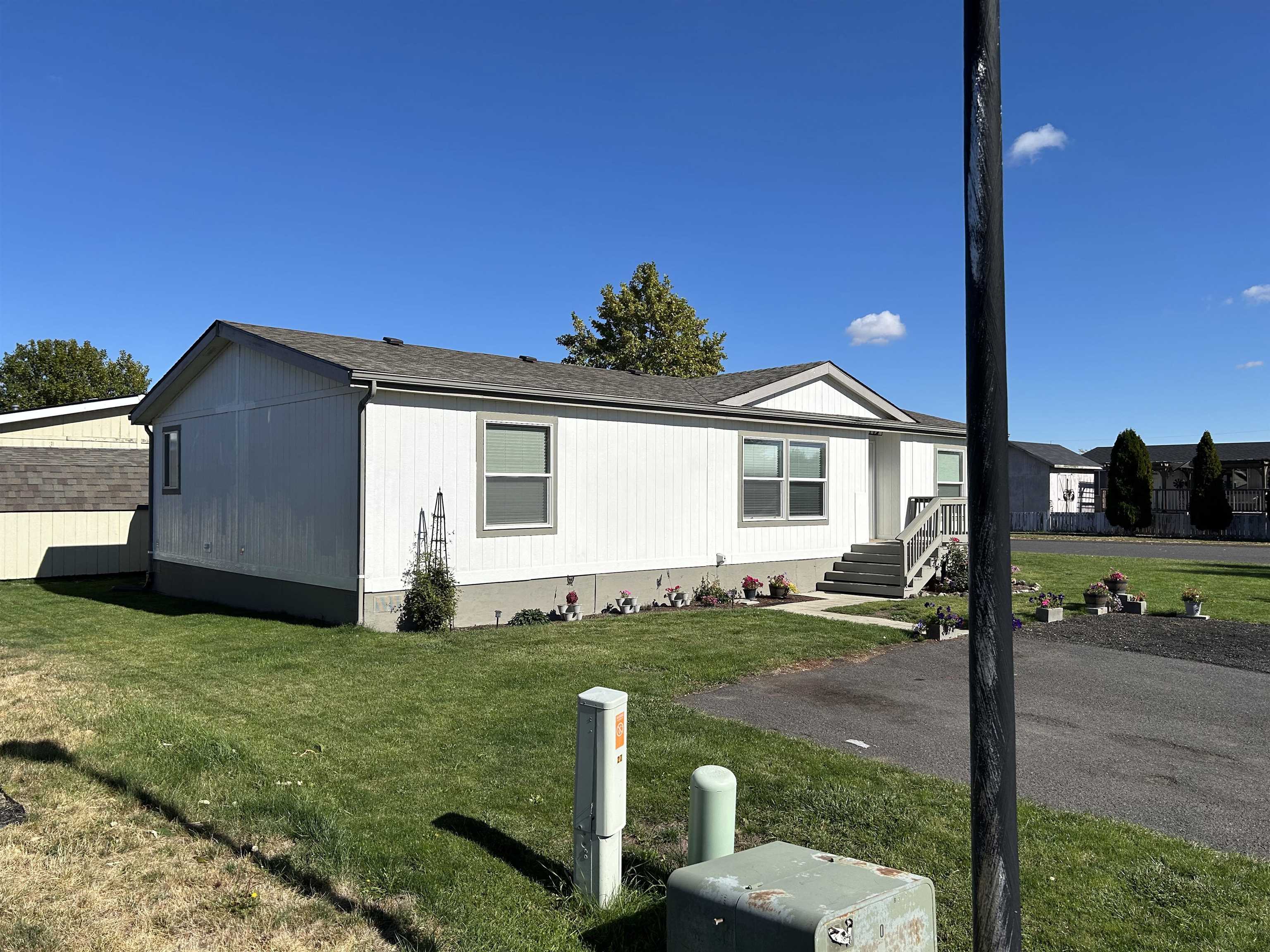 10510 W Richland Rd - Photo 2