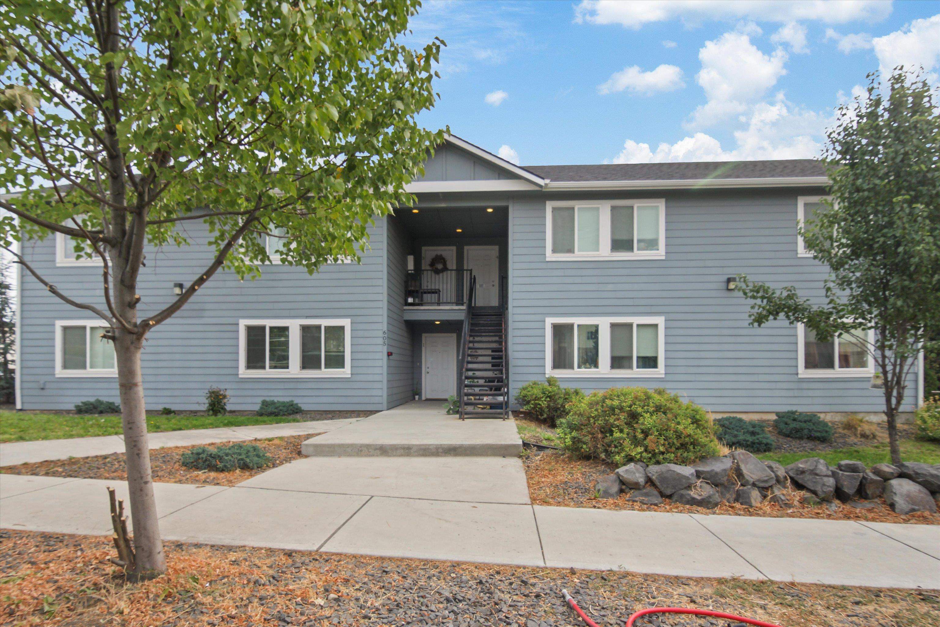 1608 E Hartson Ave - Photo 1