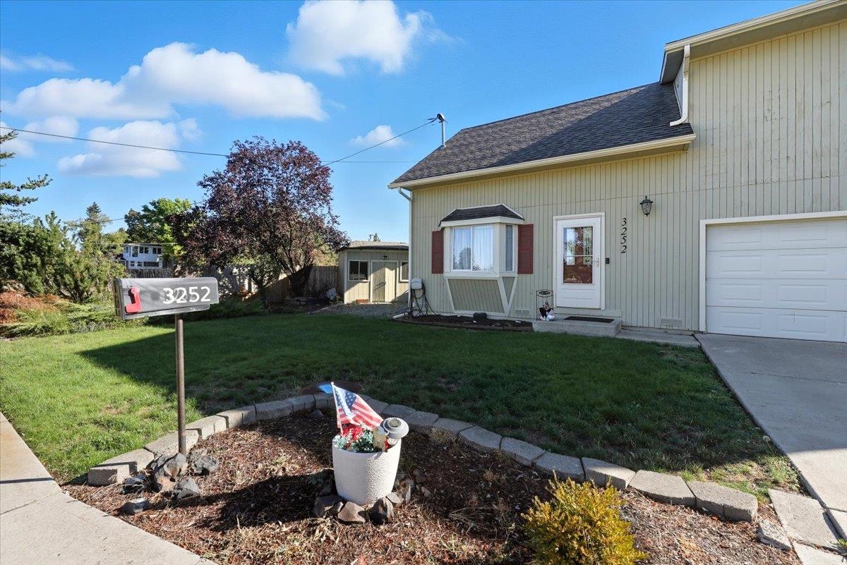 3250 - 3252 N Ash Pl - Photo 3