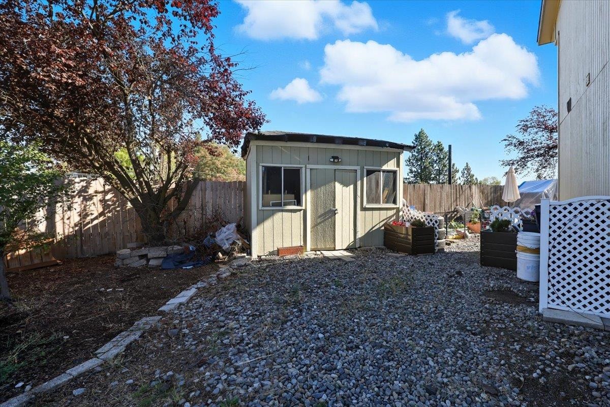 3250 - 3252 N Ash Pl - Photo 25