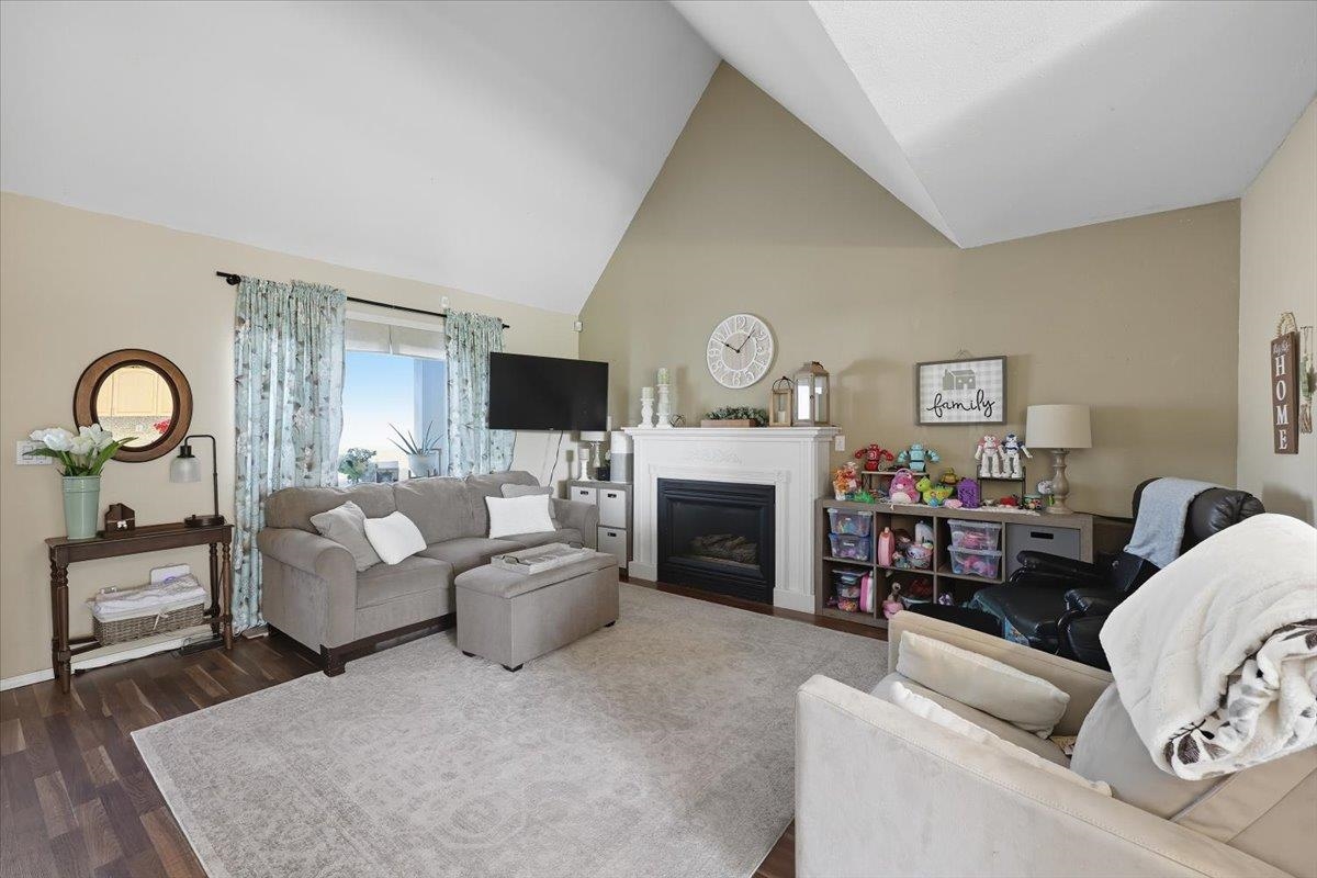 3250 - 3252 N Ash Pl - Photo 5