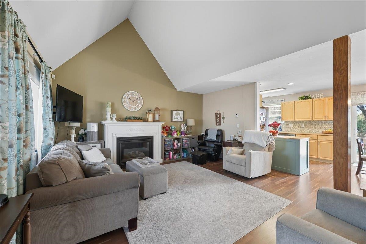 3250 - 3252 N Ash Pl - Photo 8