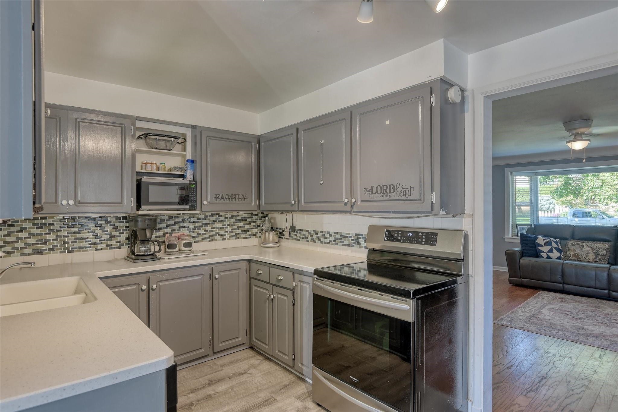 2421 W Lacrosse Ave - Photo 11