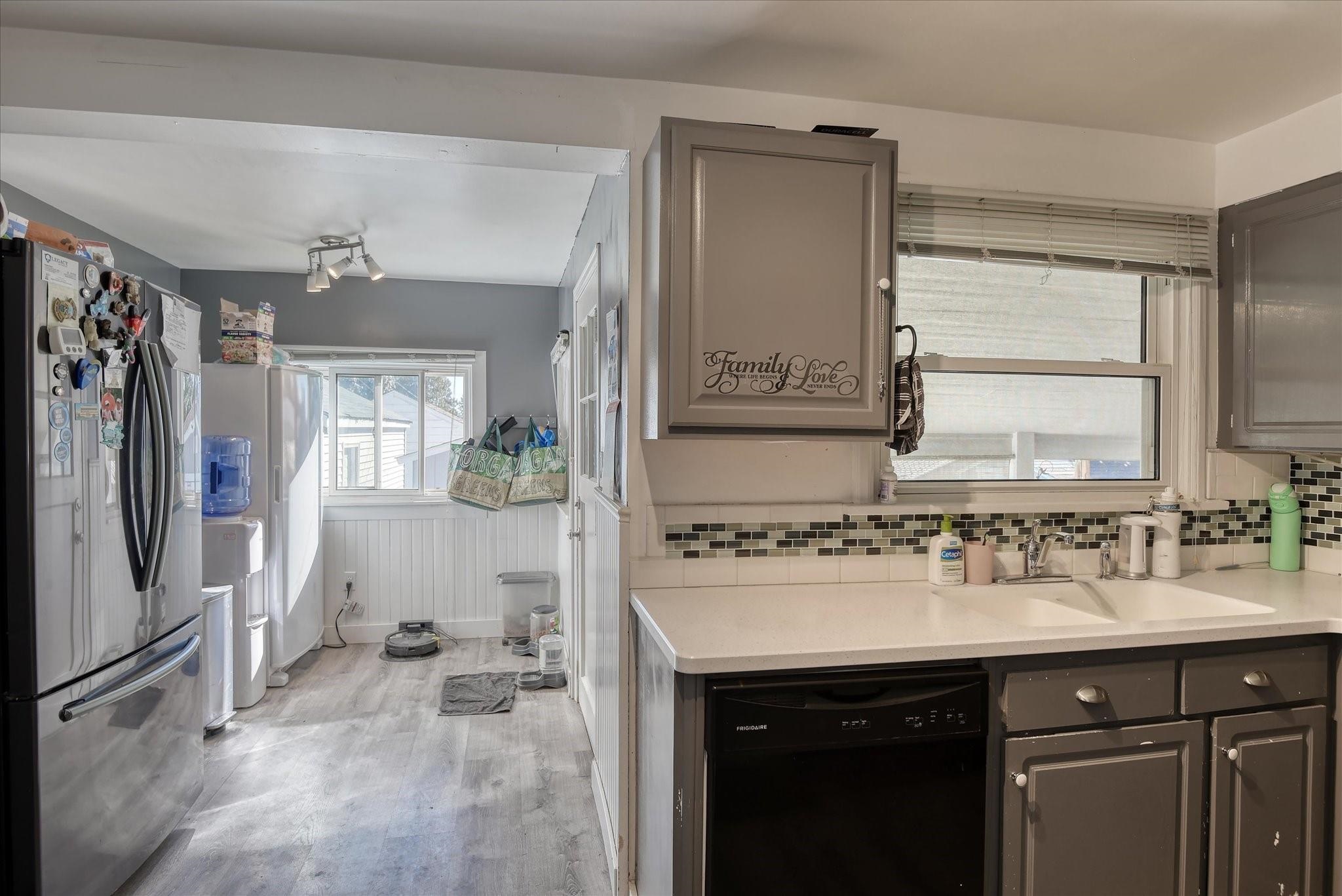 2421 W Lacrosse Ave - Photo 13