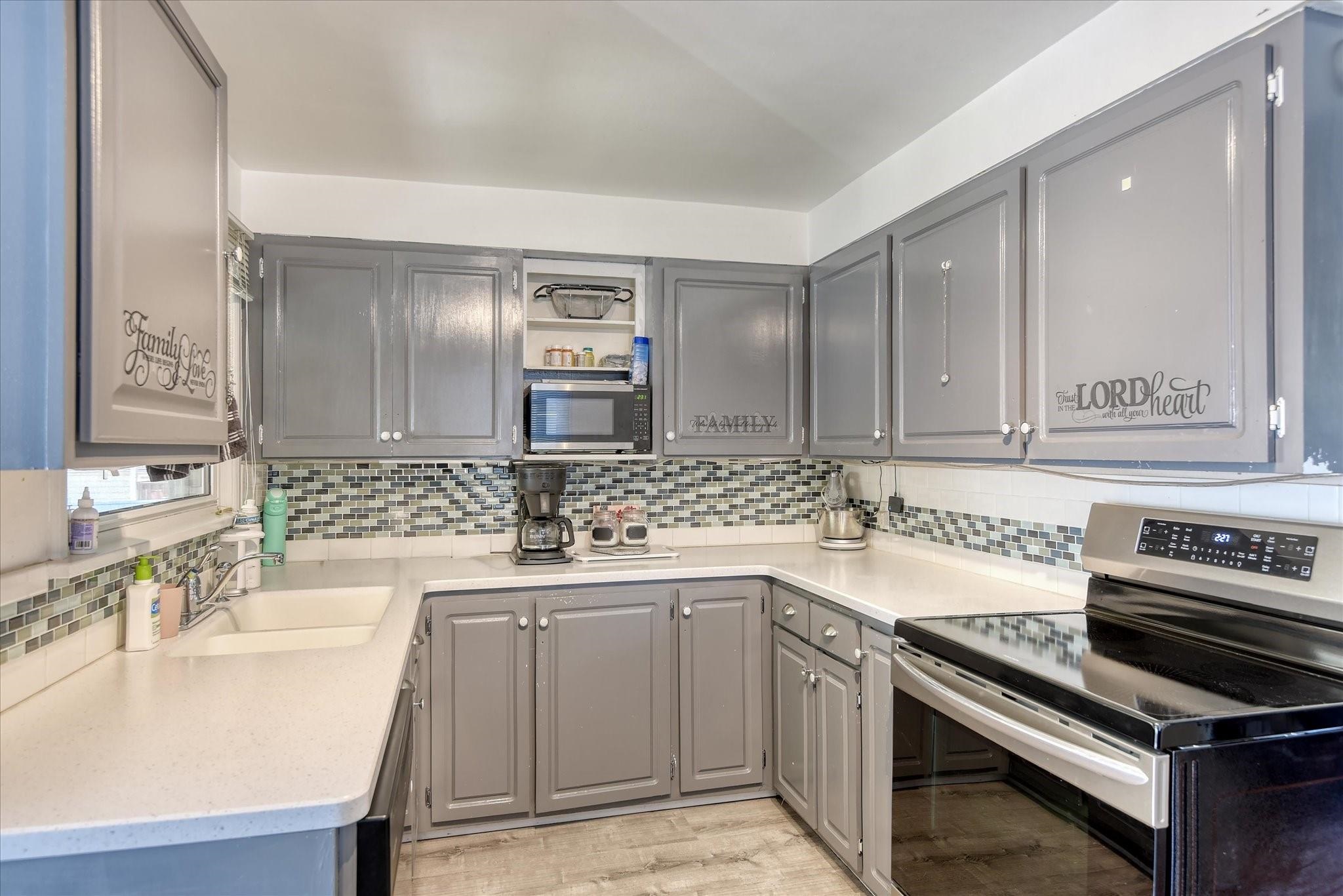 2421 W Lacrosse Ave - Photo 16