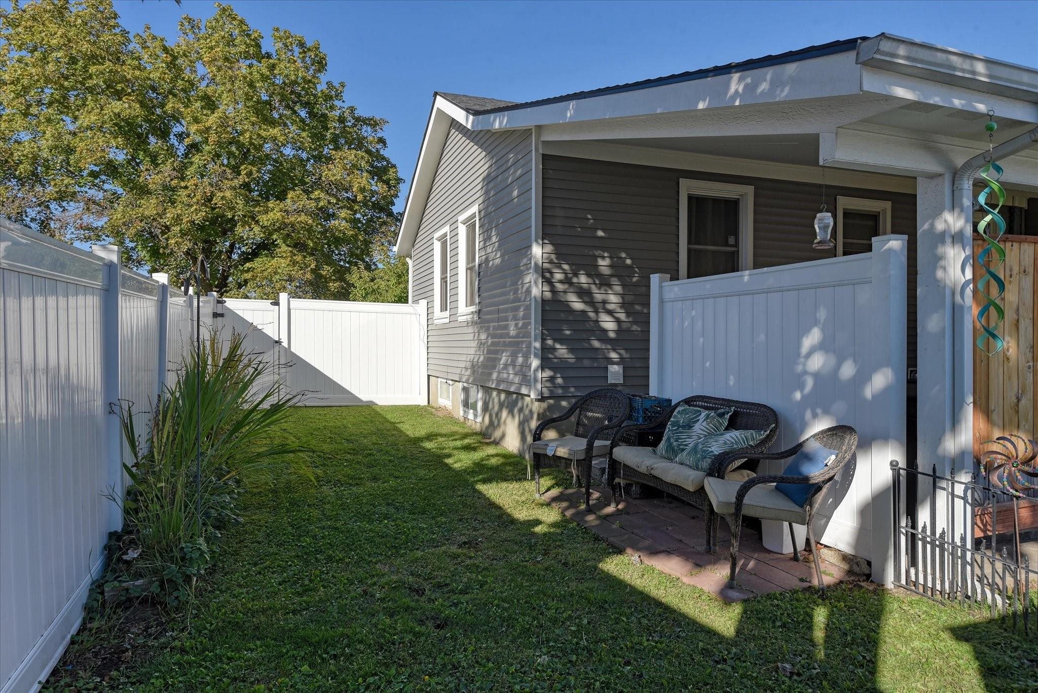 2421 W Lacrosse Ave - Photo 33