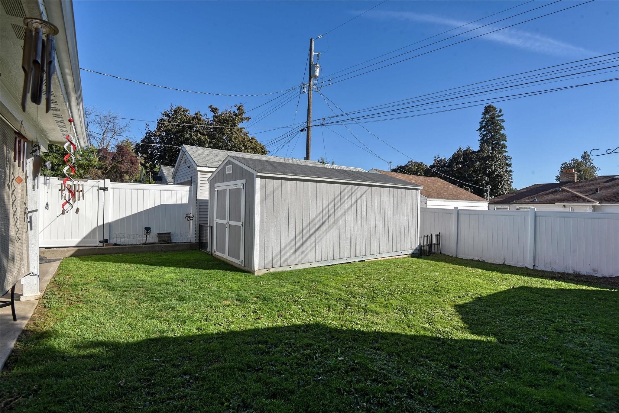 2421 W Lacrosse Ave - Photo 35