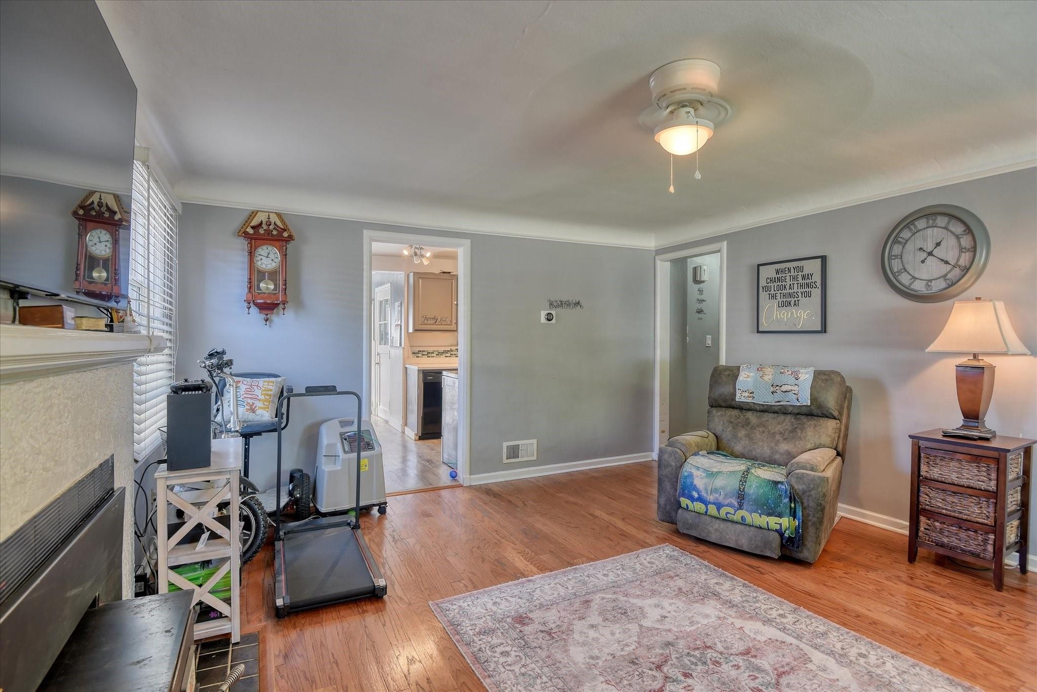 2421 W Lacrosse Ave - Photo 8