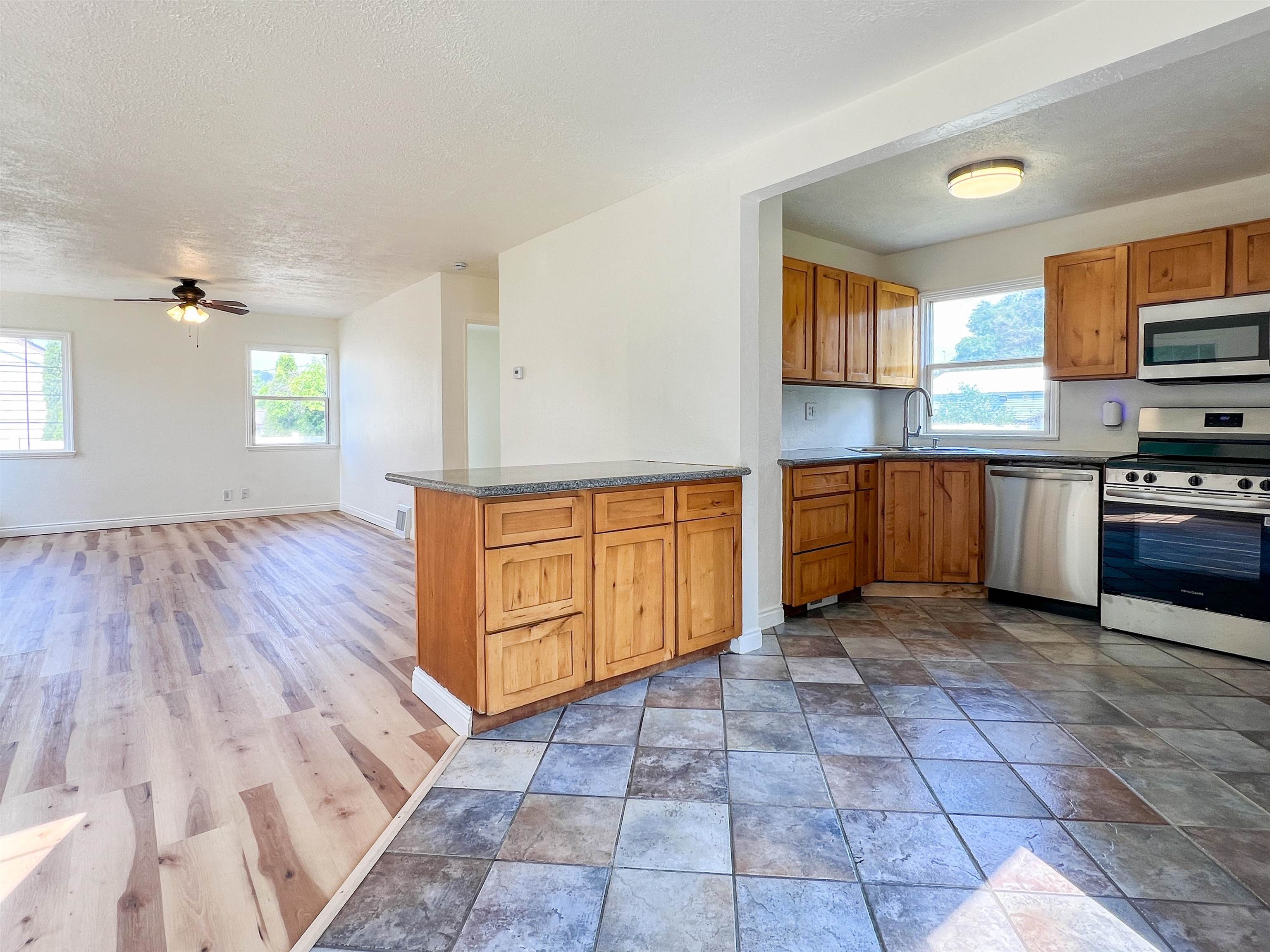 223 E Graves Rd - Photo 12
