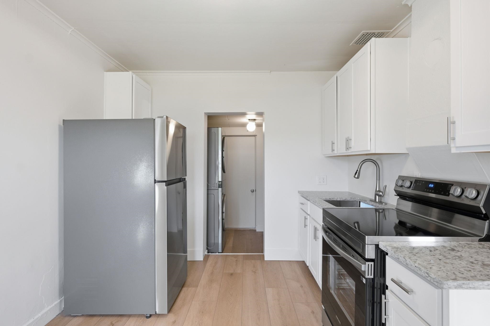 923 E Courtland Ave - Photo 11