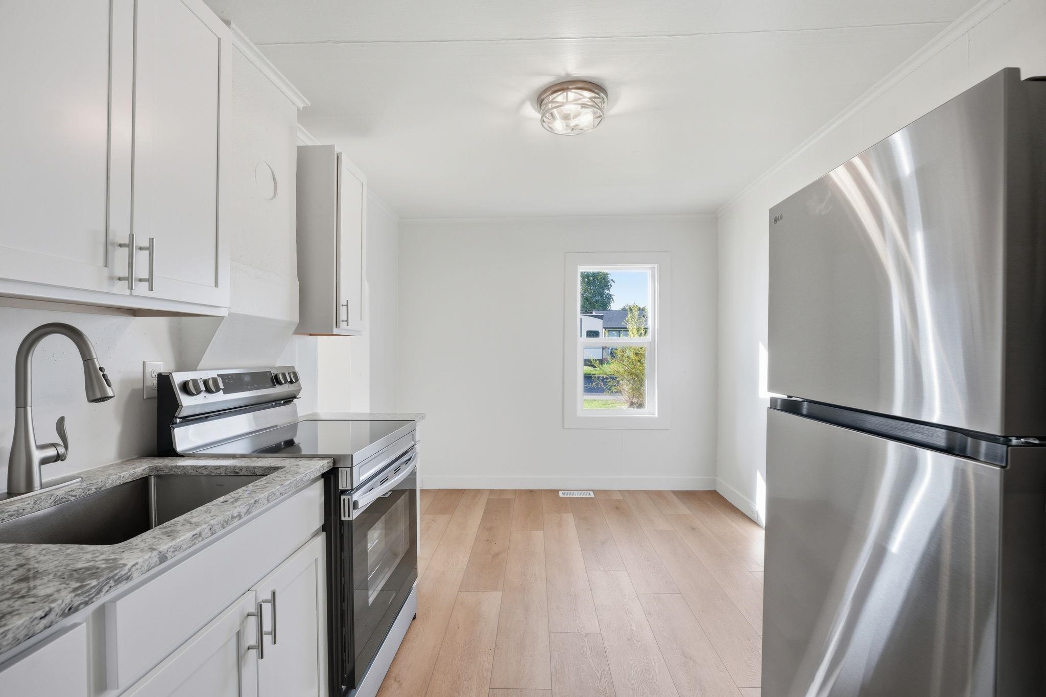 923 E Courtland Ave - Photo 12