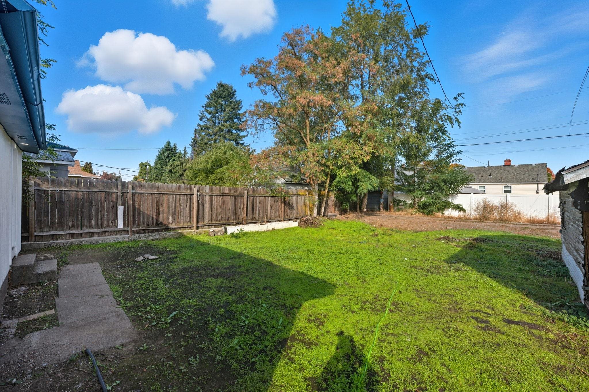 923 E Courtland Ave - Photo 17