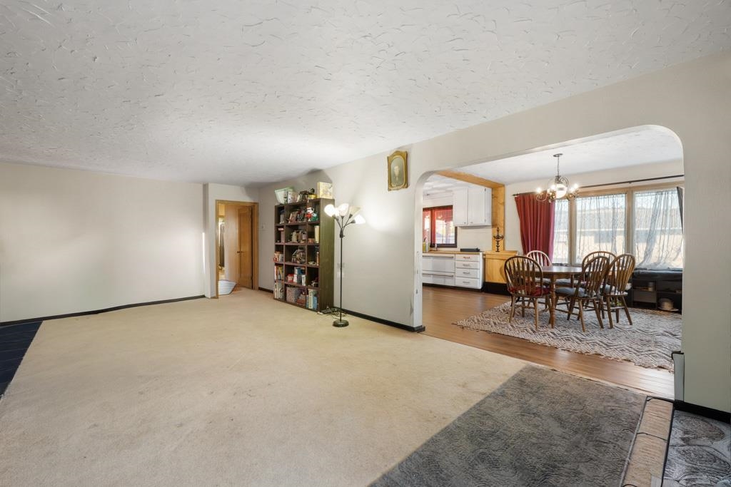 105 S Howard St - Photo 14