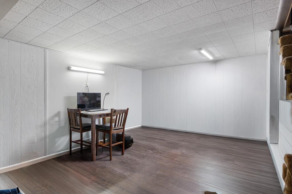 105 S Howard St - Photo 17