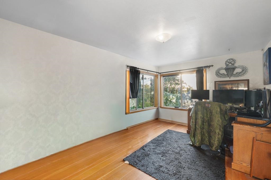 105 S Howard St - Photo 18