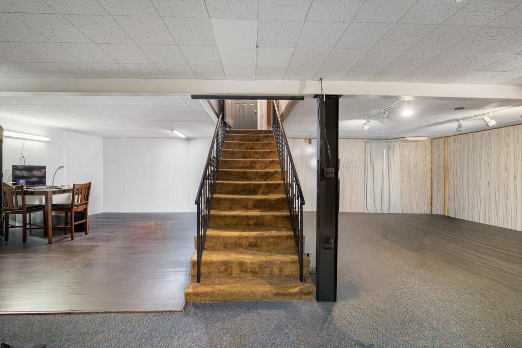 105 S Howard St - Photo 20
