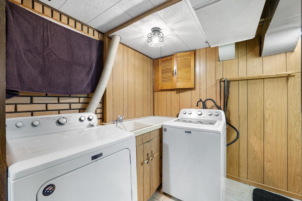 105 S Howard St - Photo 21