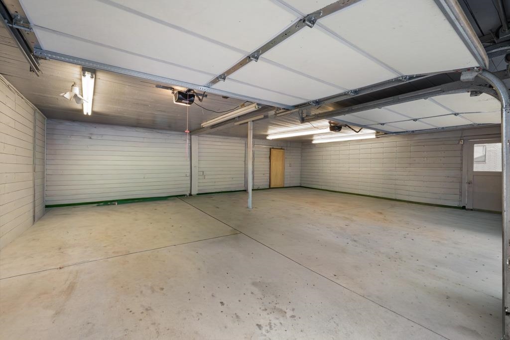 105 S Howard St - Photo 24
