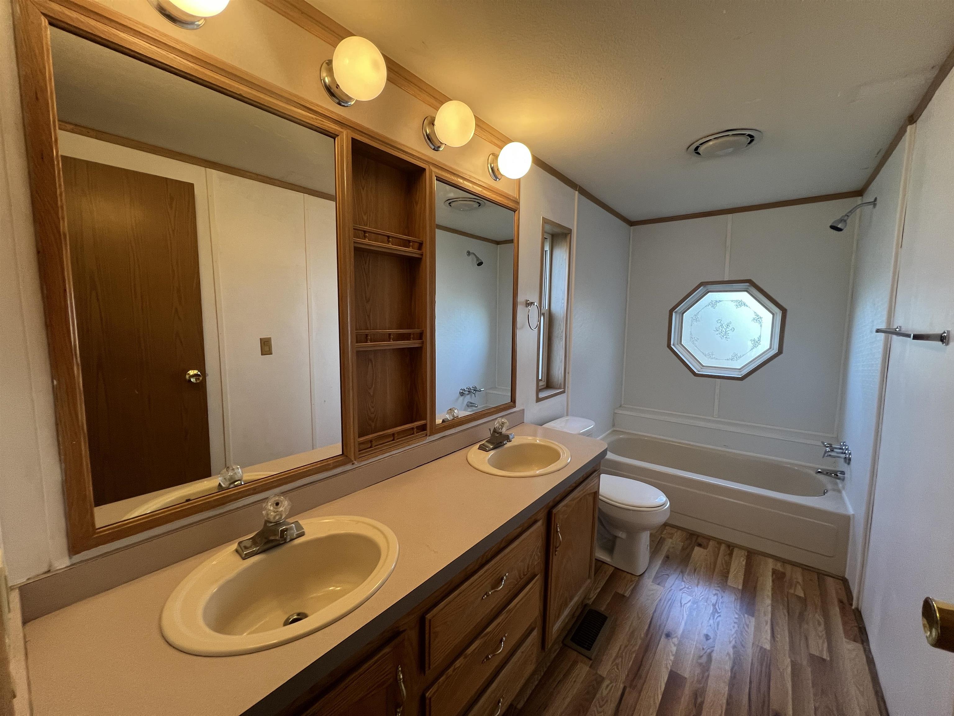 420 W 2nd Ave - Photo 18