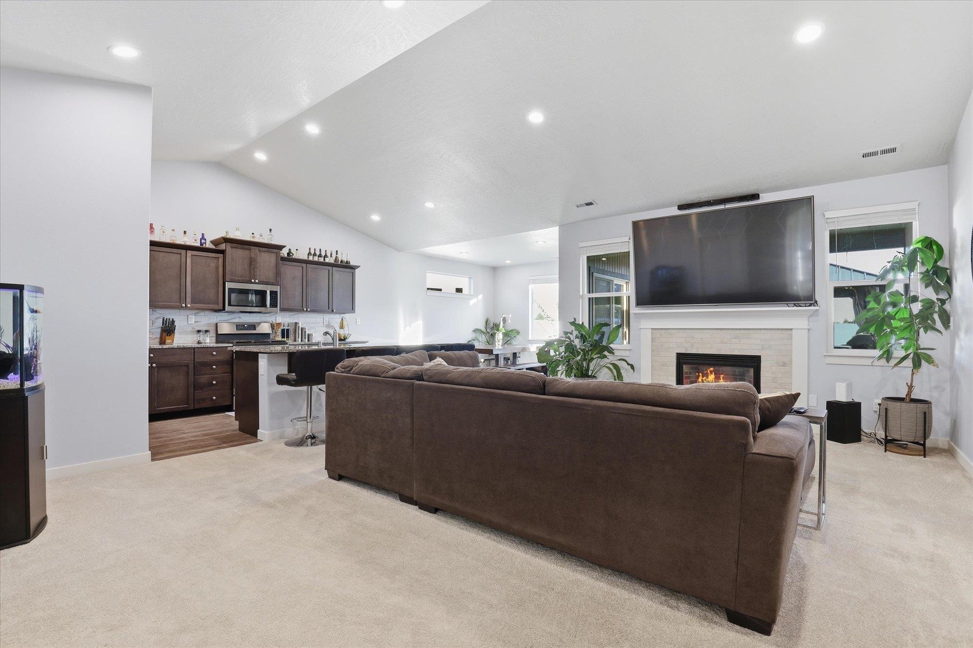 1502 E B St - Photo 6